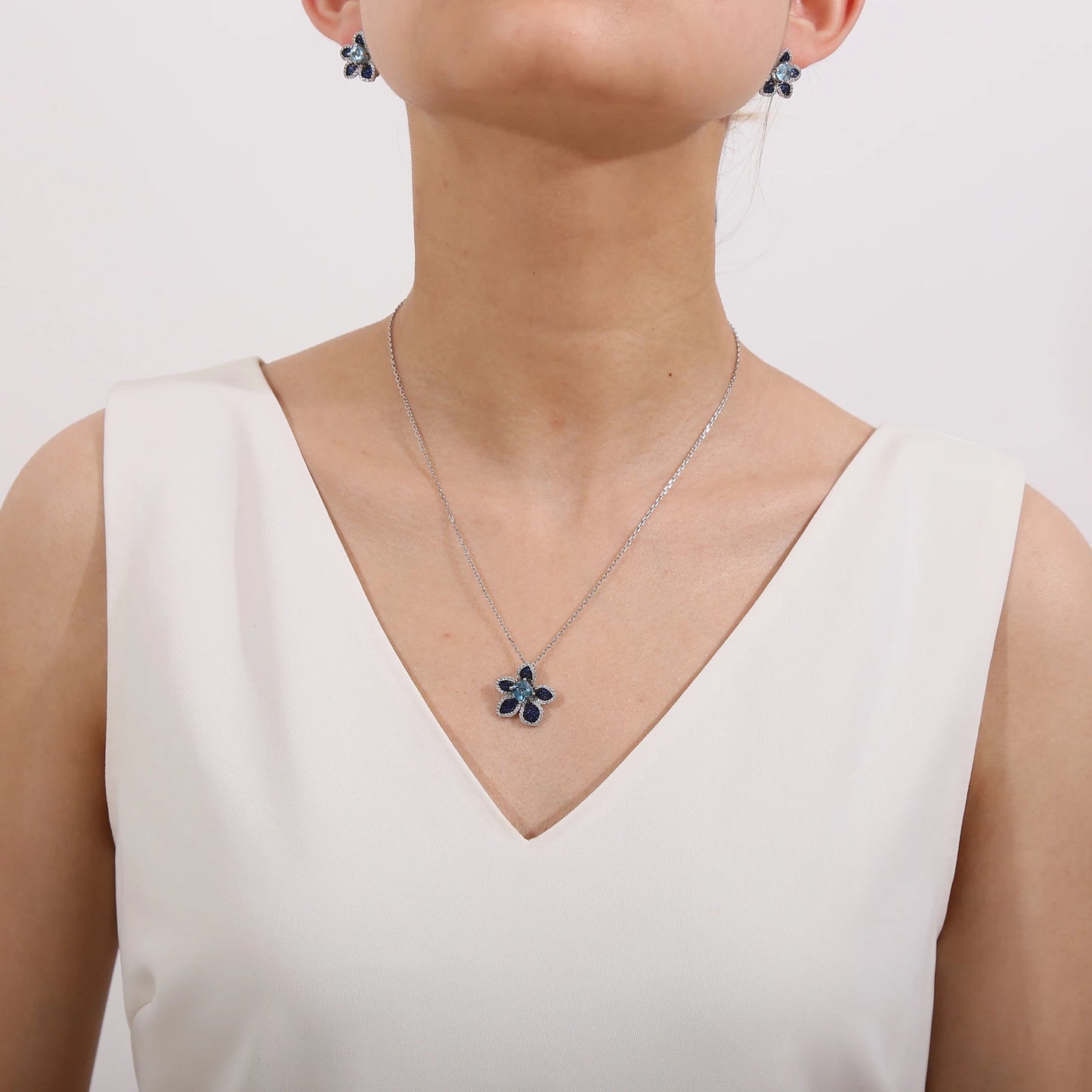 Mini Flower Necklace