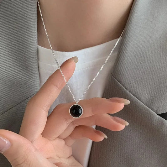 Gleam of Night Necklace
