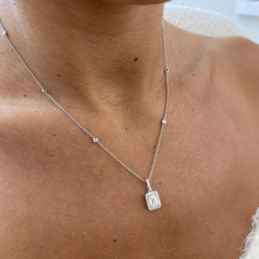 White Majesty Necklace