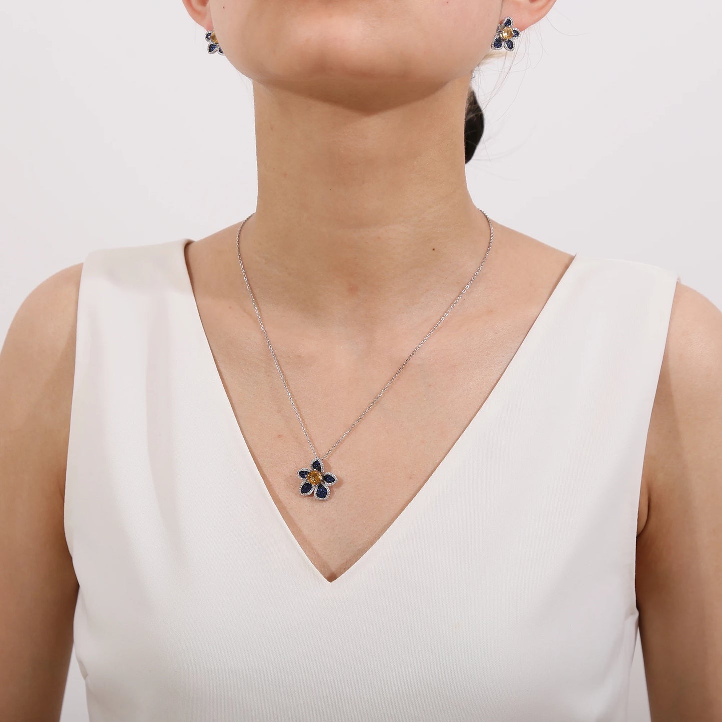 Mini Flower Necklace