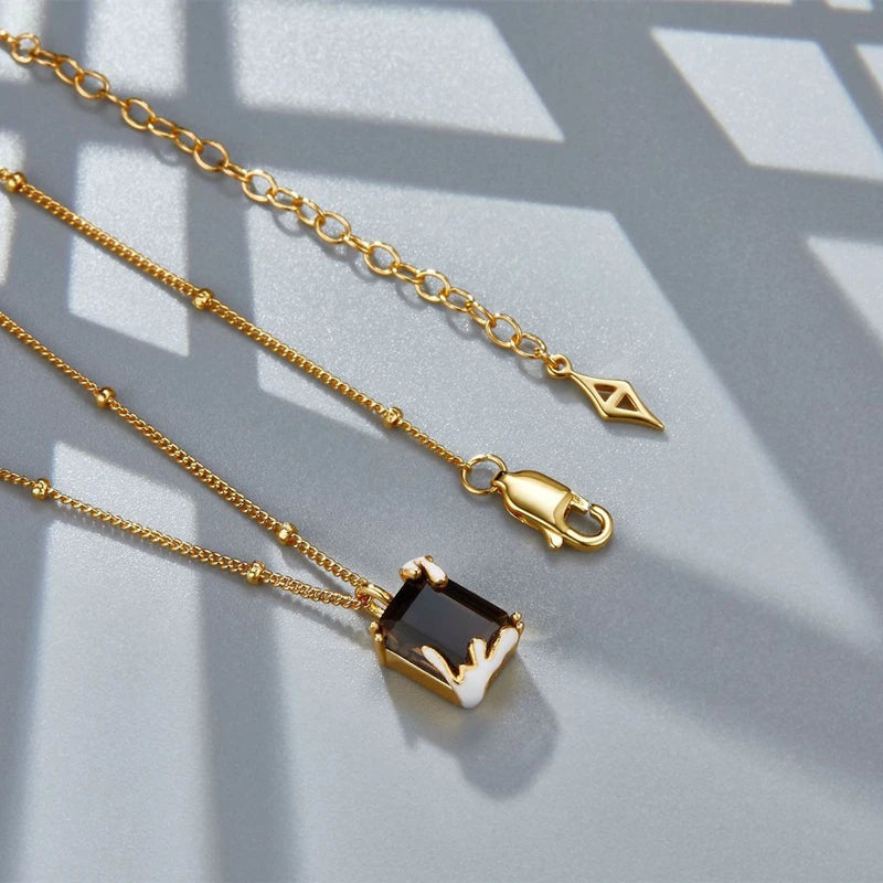 Vevet Night Necklace